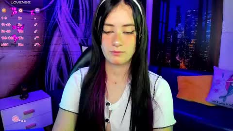Snapshot of jenni_arango chatting on 12/13/24, 04:11 Jenny online show from 12/13/24, 04:11