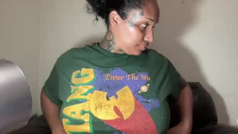Snapshot of jenni_cash chatting on 06/15/26, 12:24 Mistress Jenni online show from 06/15/26, 12:24