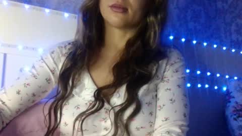 Snapshot of jennifer838 chatting on 03/06/25, 01:58 Jennifer online show from 03/06/25, 01:58