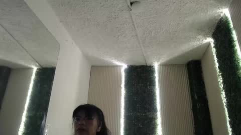 Jennifer online show from 04/24/26, 10:01