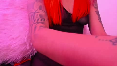 Snapshot of jennifer_bodyy0404 chatting on 06/14/26, 06:43 jennifer_bodyy0404 online show from 06/14/26, 06:43