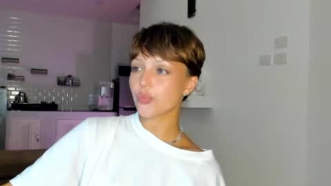 Snapshot of jennifer_clyde chatting on 06/19/26, 03:27 Jenifer Clyde online show from 06/19/26, 03:27