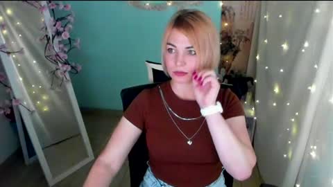 Snapshot of jennifer_cuttie chatting on 06/16/26, 01:25 Jennifer online show from 06/16/26, 01:25
