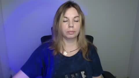 Jennifer online show from 09/18/25, 12:18