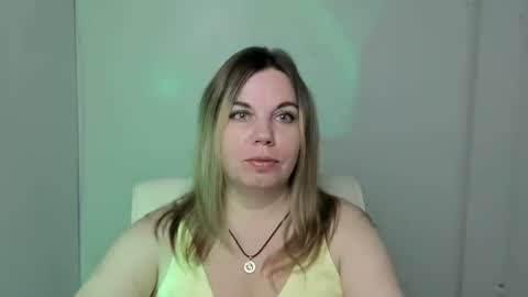 Jennifer online show from 10/18/25, 05:43