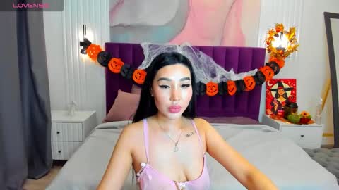 Jennifer online show from 11/01/25, 07:10