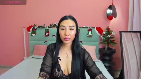 Jennifer online show from 12/02/25, 01:33