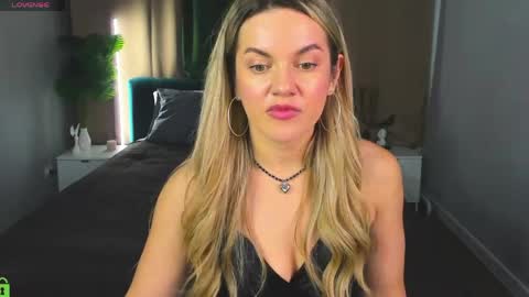Jennifer Perezz online show from 04/27/26, 09:07