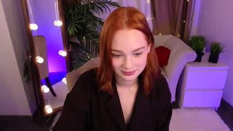 Jennifer online show from 10/04/25, 01:53