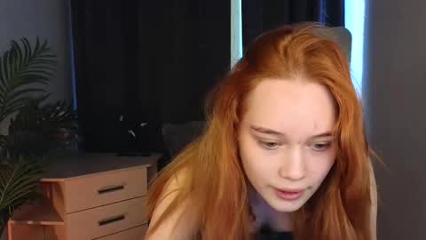 Snapshot of jennifer_shy_ chatting on 03/24/26, 05:34 Jennifer online show from 03/24/26, 05:34