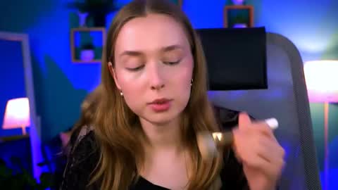 Snapshot of jennifergraces chatting on 09/18/25, 08:44 Jennifer online show from 09/18/25, 08:44