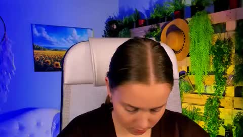 Snapshot of jennifergraces chatting on 10/14/25, 03:13 Jennifer online show from 10/14/25, 03:13