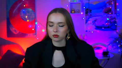 Snapshot of jennifergraces chatting on 10/17/25, 01:35 Jennifer online show from 10/17/25, 01:35