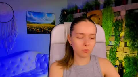 Snapshot of jennifergraces chatting on 10/21/25, 10:16 Jennifer online show from 10/21/25, 10:16