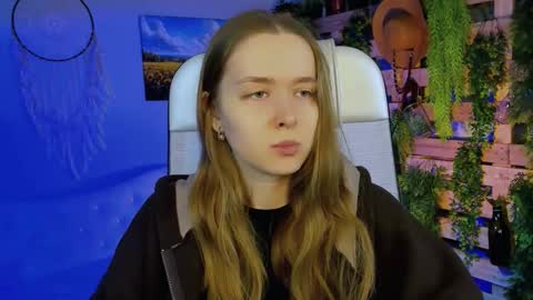 Jennifer online show from 01/12/26, 08:08