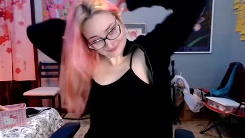 Snapshot of jennifergwen chatting on 02/19/25, 01:29 Jennifer Gwen online show from 02/19/25, 01:29