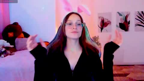 jenniferkiim online show from 12/02/25, 11:48