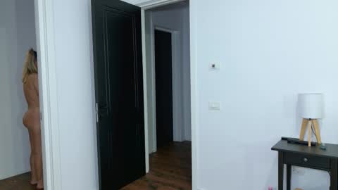 Snapshot of jenniferleee chatting on 11/24/25, 08:30 Jenny online show from 11/24/25, 08:30