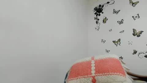 Snapshot of jenniferloveyou chatting on 06/30/26, 04:52 jenniferloveyou online show from 06/30/26, 04:52