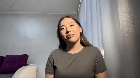 Snapshot of jennifferharne chatting on 04/23/26, 06:03 Mia online show from 04/23/26, 06:03