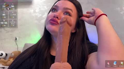 Mila online show from 12/10/24, 01:44