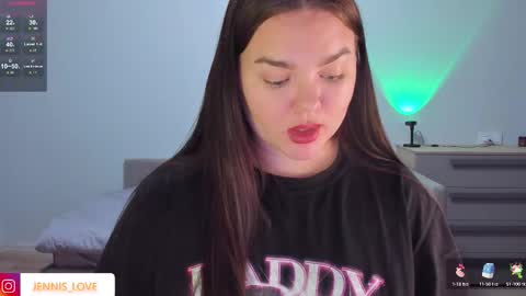 Mila online show from 10/06/25, 06:44