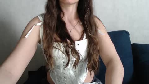 Snapshot of jennnamaaya chatting on 05/13/26, 08:44 Jenny online show from 05/13/26, 08:44
