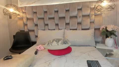 Snapshot of jennsexy_ chatting on 03/06/25, 08:05 Jennsexy online show from 03/06/25, 08:05