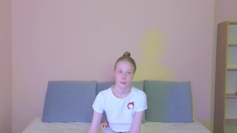 Snapshot of jenny_angelok chatting on 02/12/26, 01:17 Next broadcast on December 05 subject to change online show from 02/12/26, 01:17