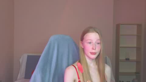 Snapshot of jenny_angelok chatting on 02/13/26, 02:02 Next broadcast on December 05 subject to change online show from 02/13/26, 02:02