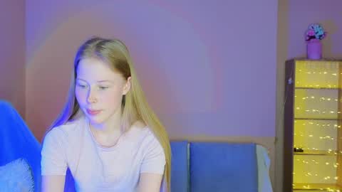 Snapshot of jenny_angelok chatting on 04/11/26, 02:43 Next broadcast on December 05 subject to change online show from 04/11/26, 02:43