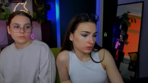 Snapshot of jenny_donne chatting on 03/25/26, 06:19 jenny_donne online show from 03/25/26, 06:19