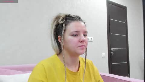 Snapshot of jenny_jimmy chatting on 10/27/25, 01:20 Jenny online show from 10/27/25, 01:20