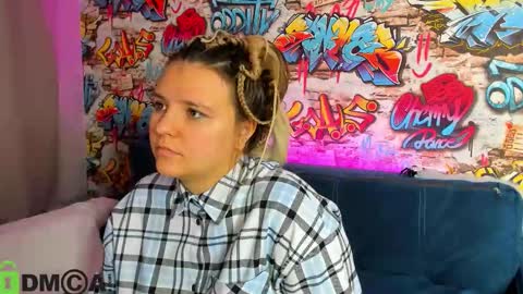 Snapshot of jenny_jimmy chatting on 11/03/25, 01:08 Jenny online show from 11/03/25, 01:08