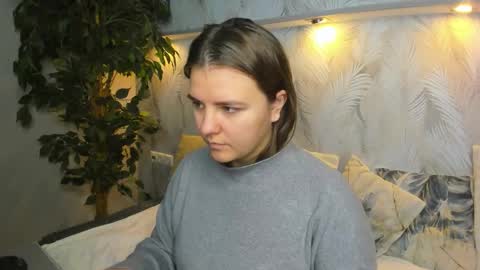 Snapshot of jenny_jimmy chatting on 11/16/25, 01:33 Jenny online show from 11/16/25, 01:33