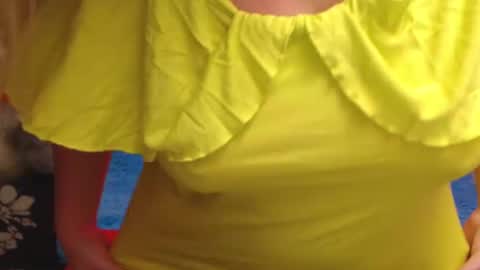 Snapshot of jenny_oliviawow chatting on 11/27/25, 02:30 All the most interesting in private. my room for my smile online show from 11/27/25, 02:30