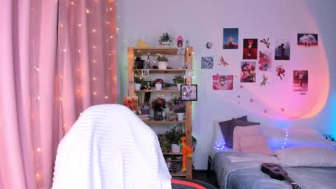 Snapshot of jenny_piper chatting on 01/22/25, 06:52 Jenny Piper online show from 01/22/25, 06:52