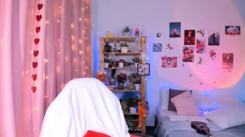 Snapshot of jenny_piper chatting on 02/23/25, 07:00 Jenny Piper online show from 02/23/25, 07:00