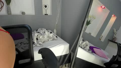 Snapshot of jenny_towers chatting on 01/20/25, 09:35 jenny_towers online show from 01/20/25, 09:35