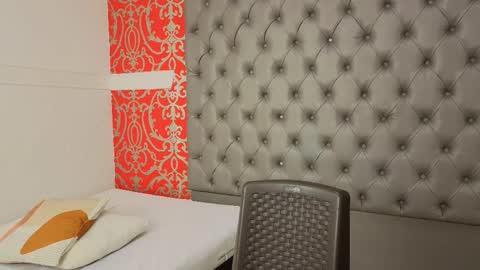 Snapshot of jenny_towers chatting on 09/17/25, 11:12 jenny_towers online show from 09/17/25, 11:12