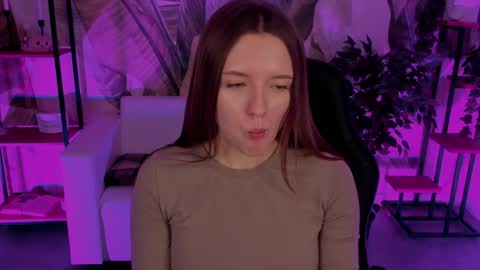 Snapshot of jennydens chatting on 12/12/24, 08:25 Jenny NO Nude online show from 12/12/24, 08:25