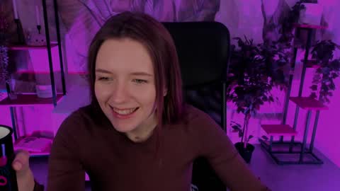 Snapshot of jennydens chatting on 12/19/24, 03:07 Jenny NO Nude online show from 12/19/24, 03:07