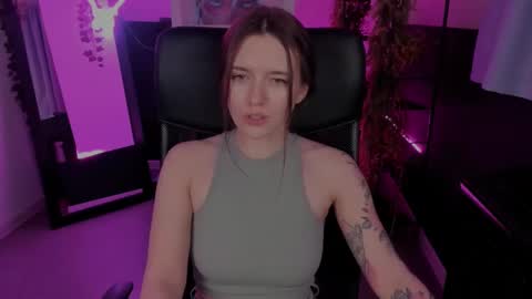 Snapshot of jennydens chatting on 02/27/25, 08:50 Jenny NO Nude online show from 02/27/25, 08:50