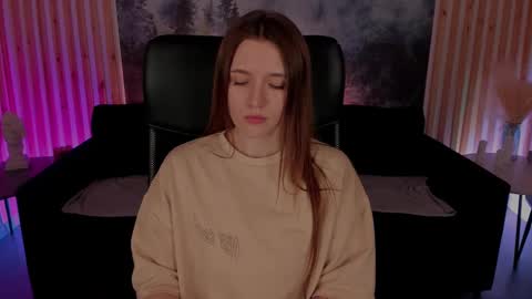 Snapshot of jennydens chatting on 03/07/25, 08:13 Jenny NO Nude online show from 03/07/25, 08:13