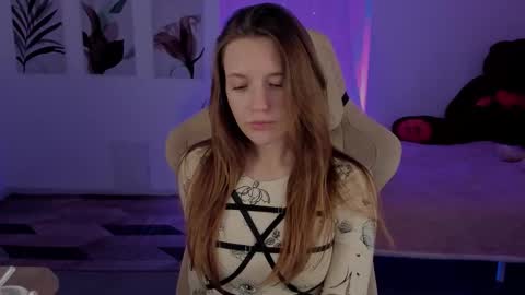 Snapshot of jennydens chatting on 11/21/25, 03:54 Jenny NO Nude online show from 11/21/25, 03:54