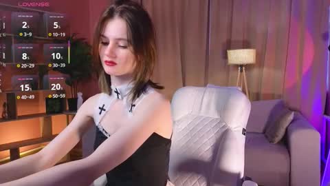 Snapshot of jennyfer_me chatting on 10/01/25, 11:49 jennyfer_me online show from 10/01/25, 11:49