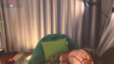 Snapshot of jennyfer_me chatting on 04/01/26, 01:41 jennyfer_me online show from 04/01/26, 01:41