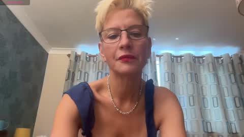 JennyHazel online show from 10/19/25, 08:37