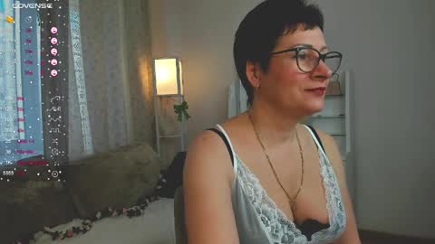 Snapshot of jennymons chatting on 04/02/26, 02:31 Jenny online show from 04/02/26, 02:31