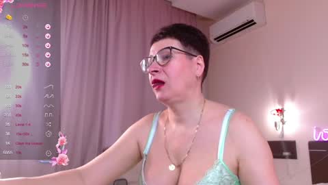 Snapshot of jennymons chatting on 04/12/26, 08:19 Jenny online show from 04/12/26, 08:19